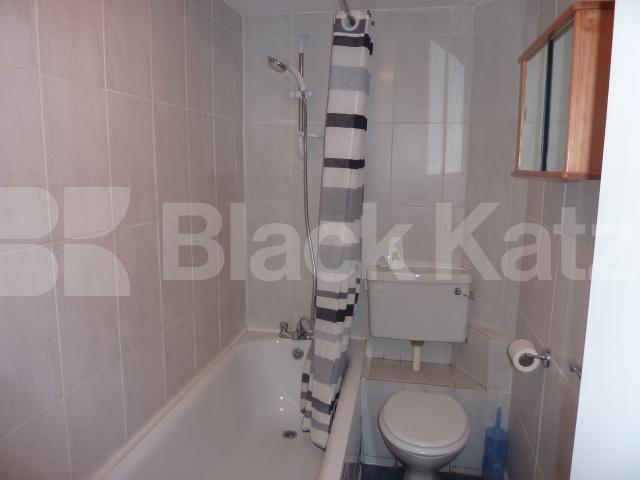 			NEW INSTRUCTION!, 2 Bedroom, 1 bath, 1 reception Ground Floor Flat			 Fernhead Road, MAIDA VALE